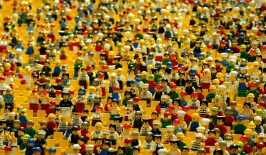 lego-crowd-blockchain