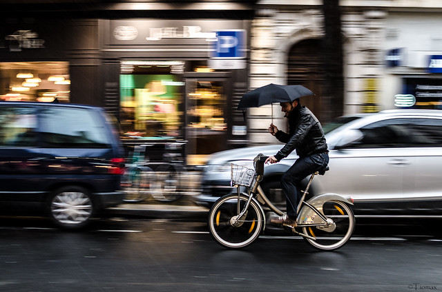 biking-in-paris